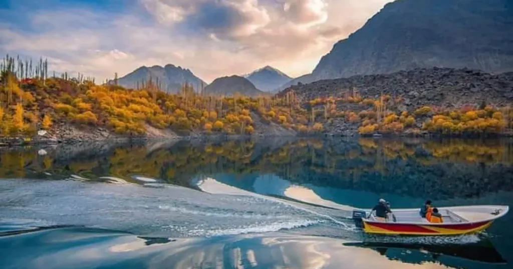 Upper Kachura Lake